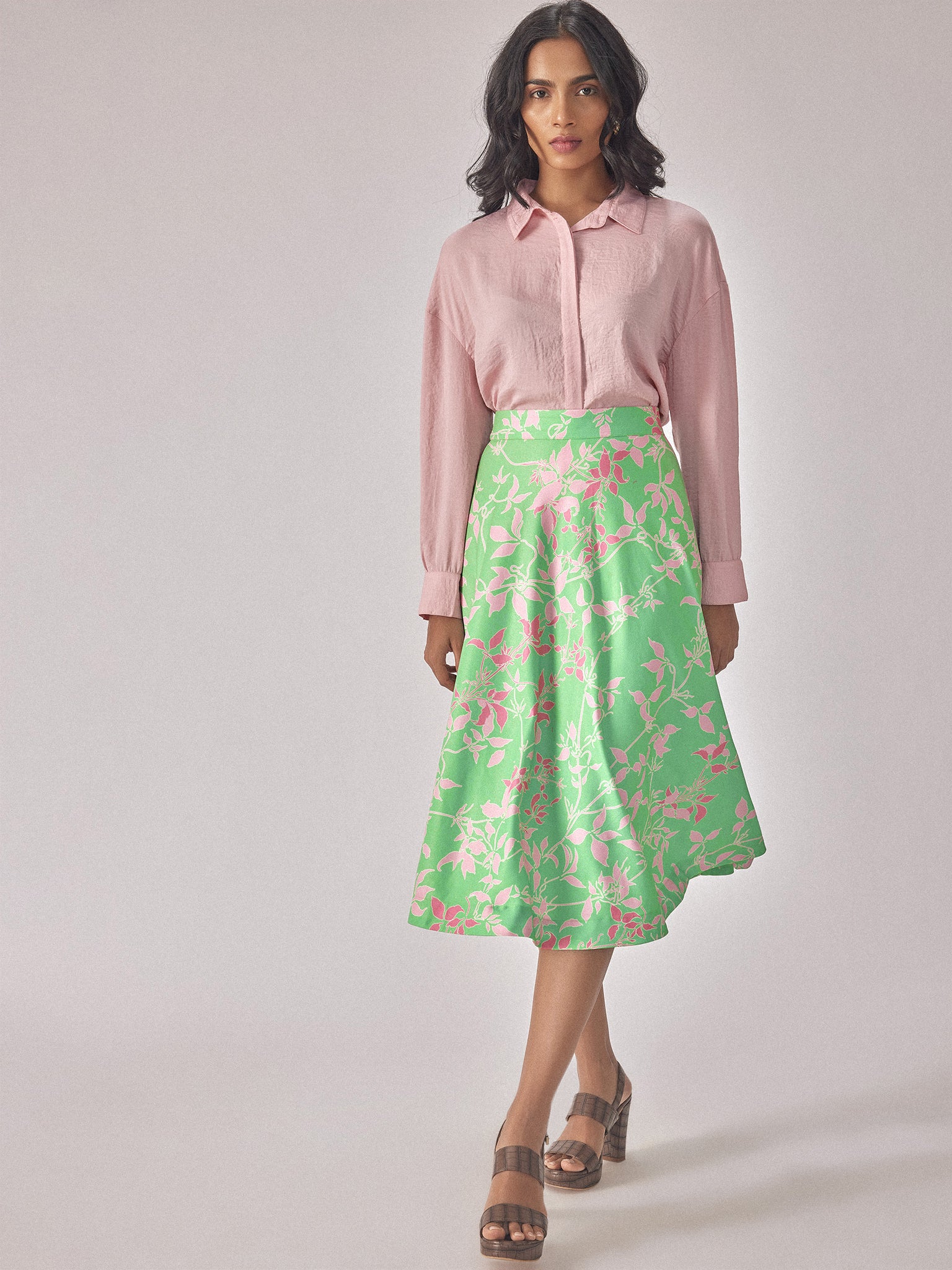 Fern Floral Flared Midi Skirt
Fern Floral Flared Midi Skirt