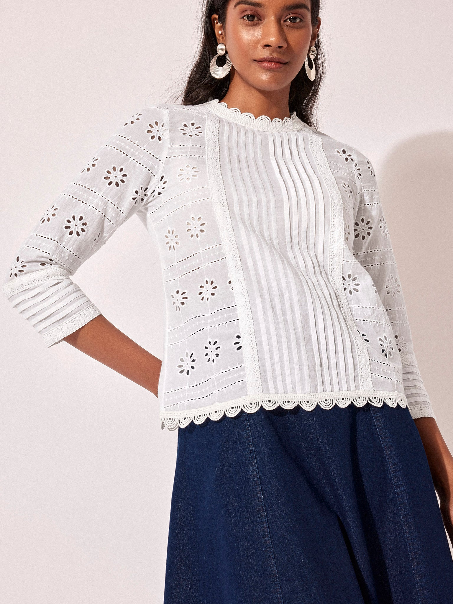 White Schiffli Scallop Neck Top
White Schiffli Scallop Neck Top