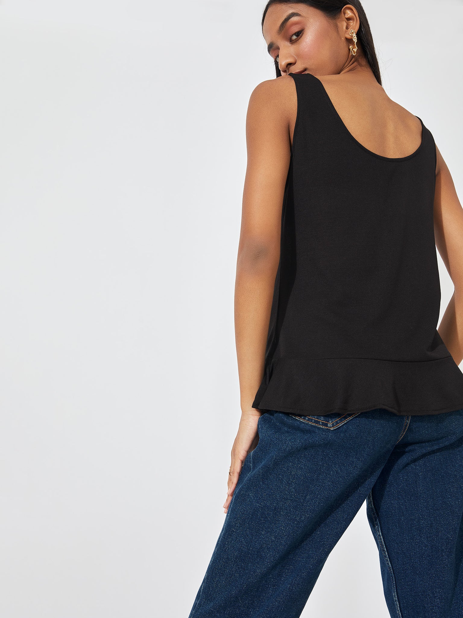 Black Ruffle Hem Cami
Black Ruffle Hem Cami