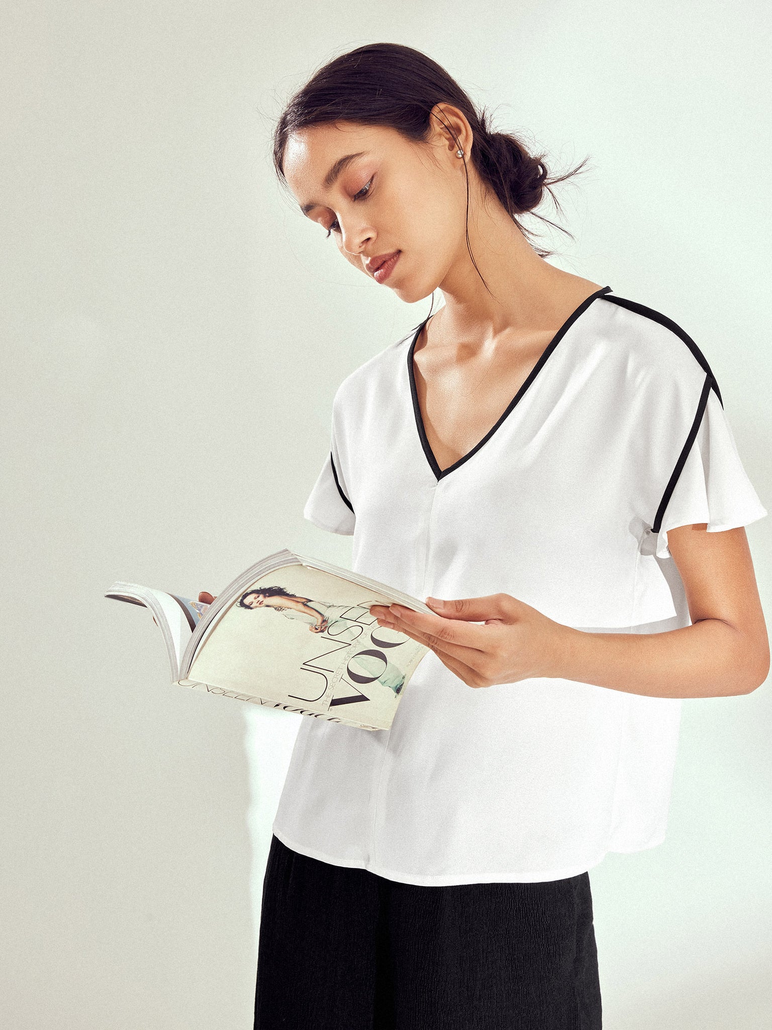 Black & White Piping Detail Top
Black & White Piping Detail Top