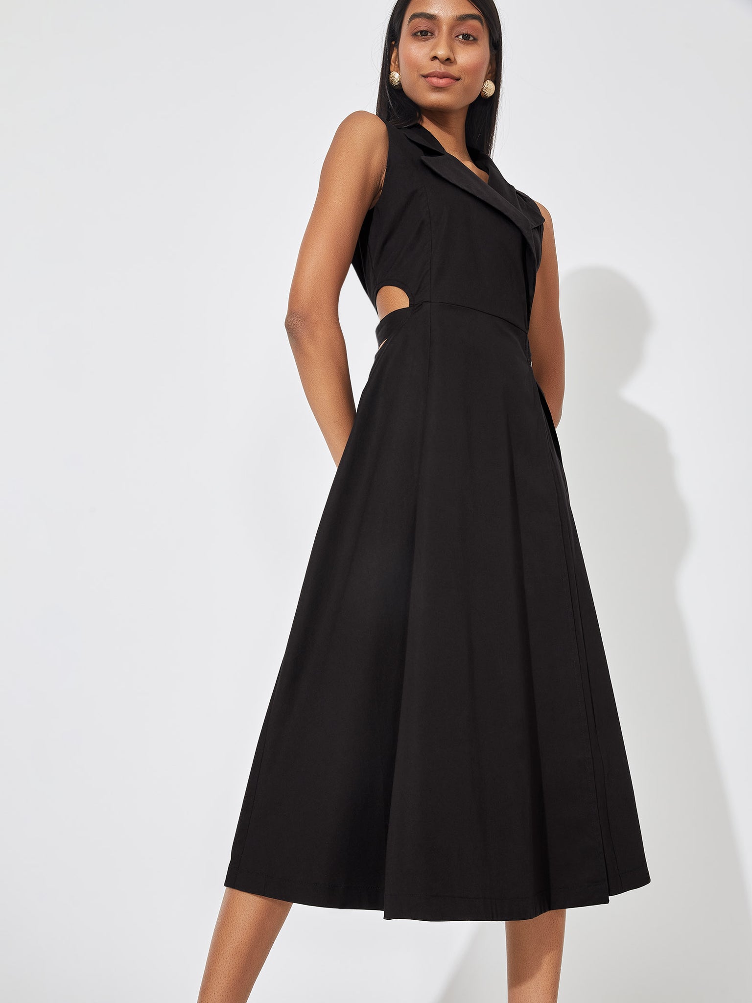 Black Cut Out Lapel Midi Dress 
Black Cut Out Lapel Midi Dress