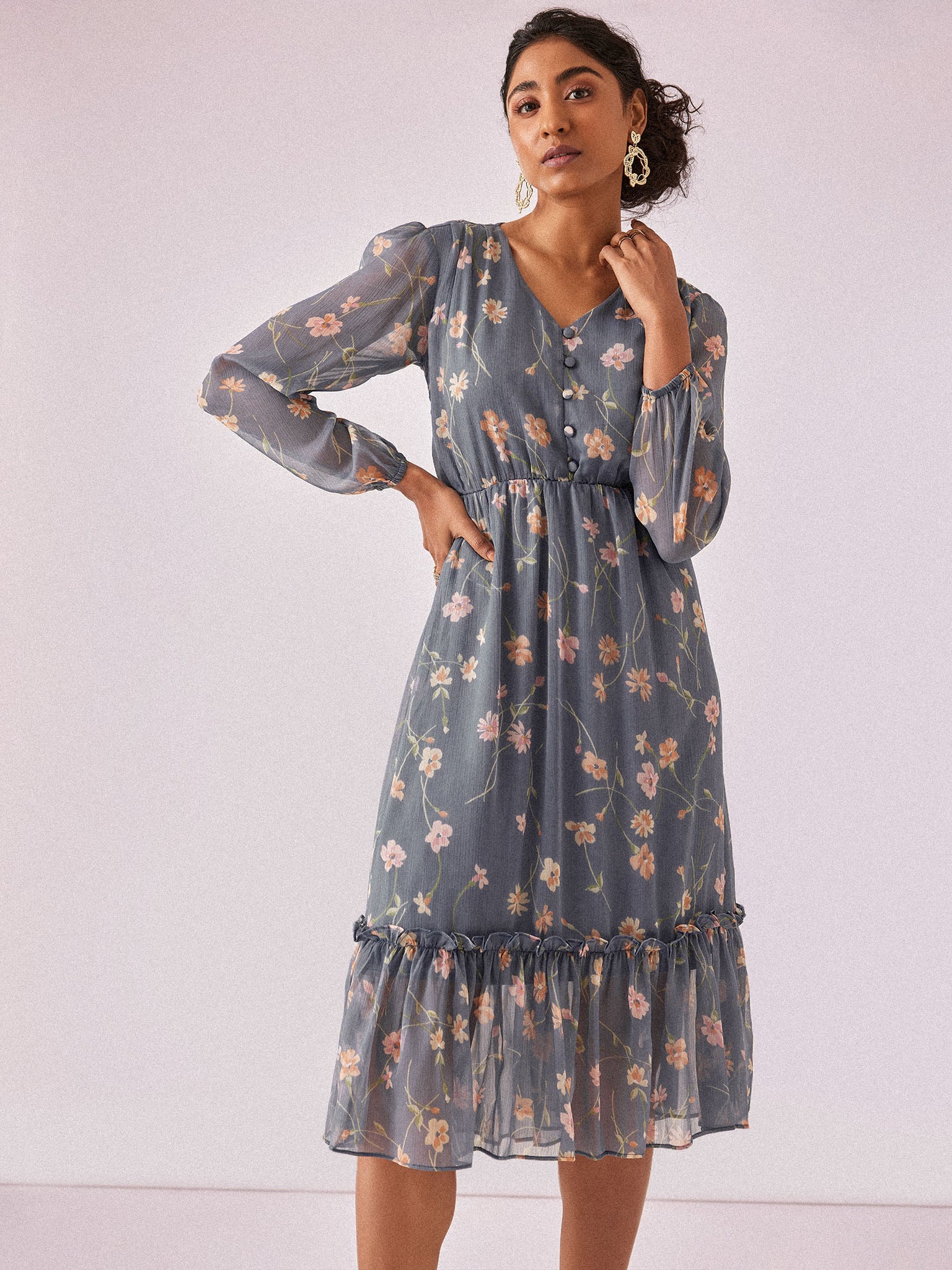 Floral Chiffon Midi Dress
Floral Chiffon Midi Dress