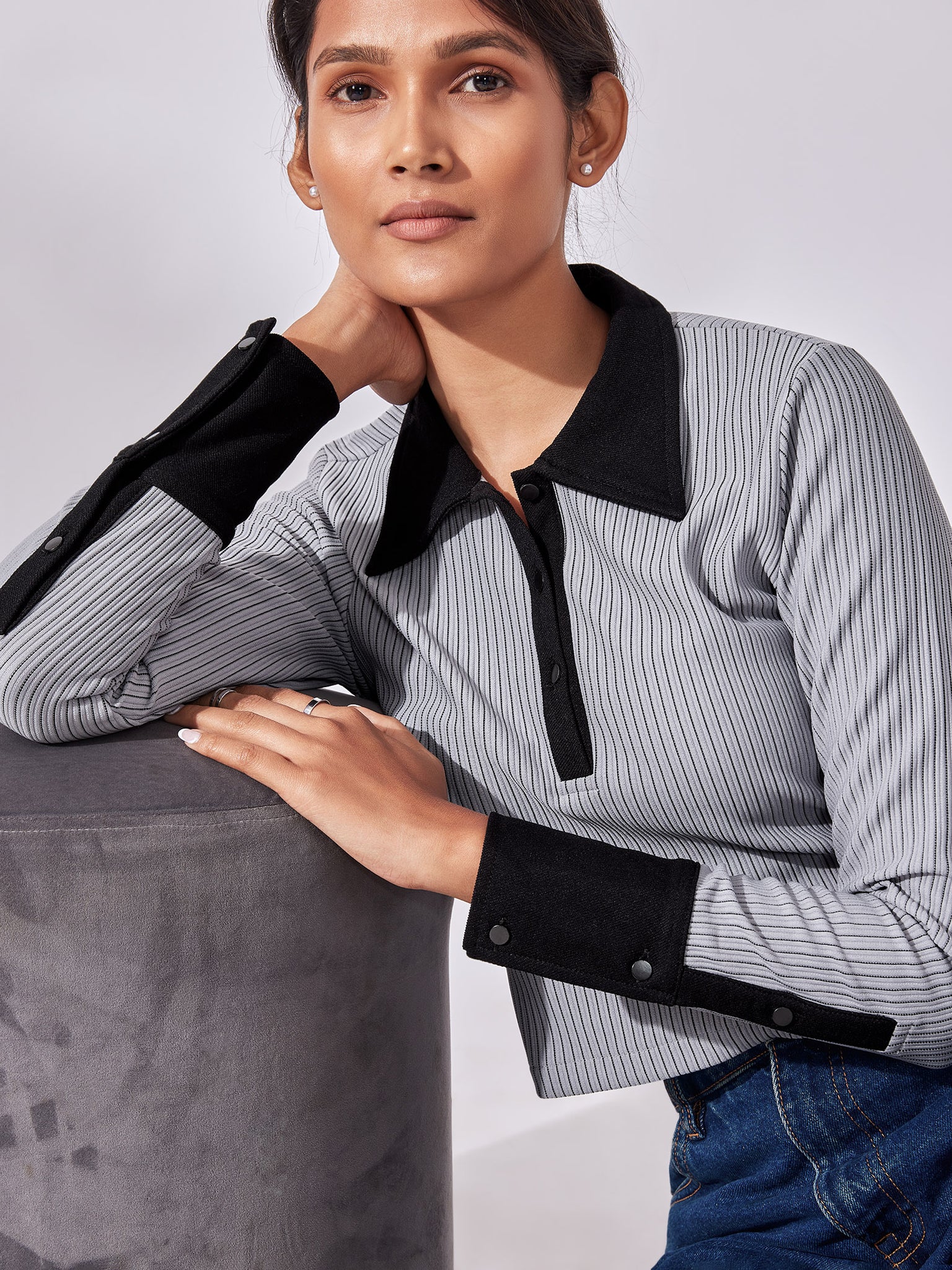 Grey Ribbed Button Collar Top
Grey Ribbed Button Collar Top