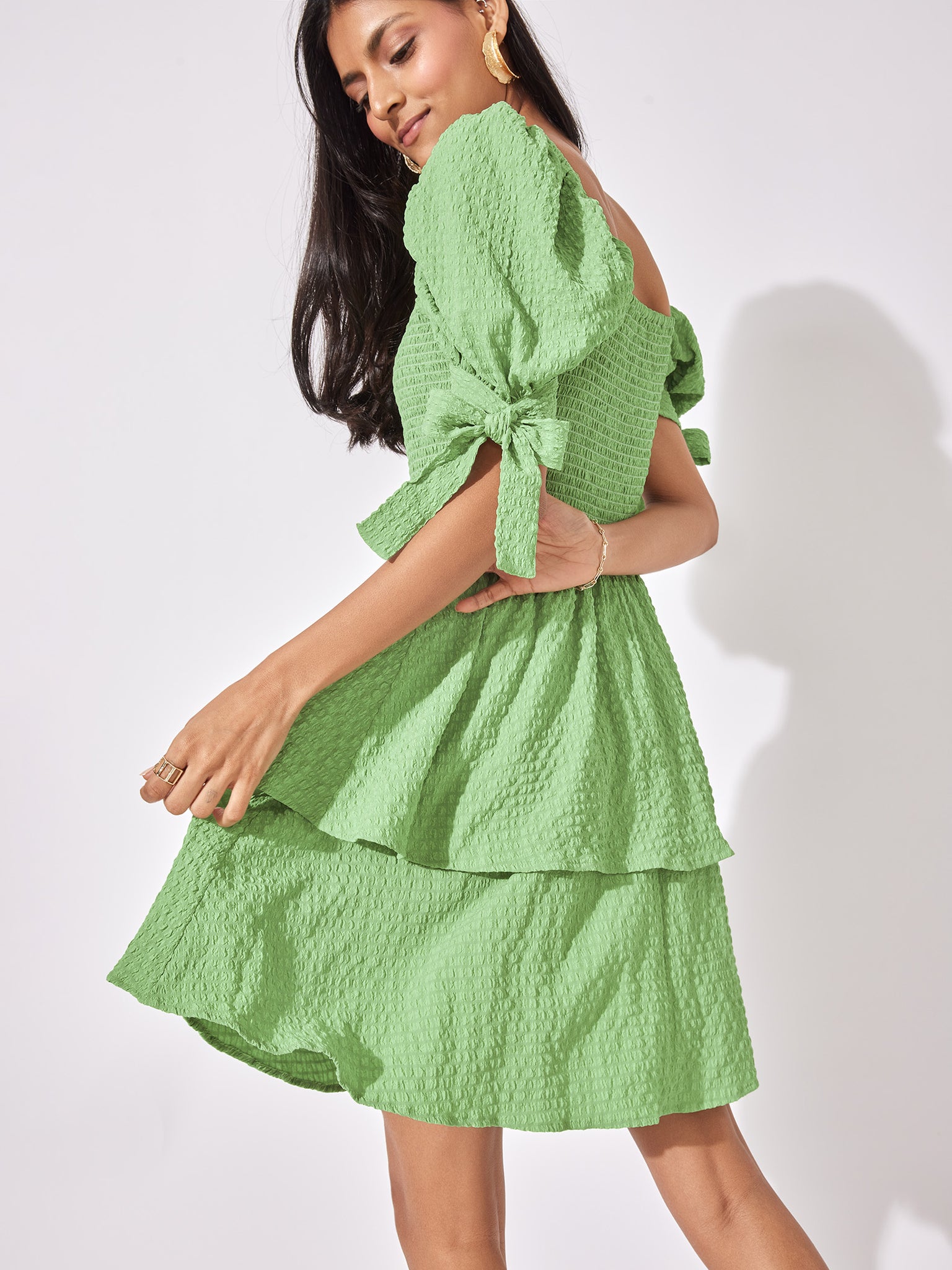 Leaf Tie Up Sleeve Mini Dress
Leaf Tie Up Sleeve Mini Dress