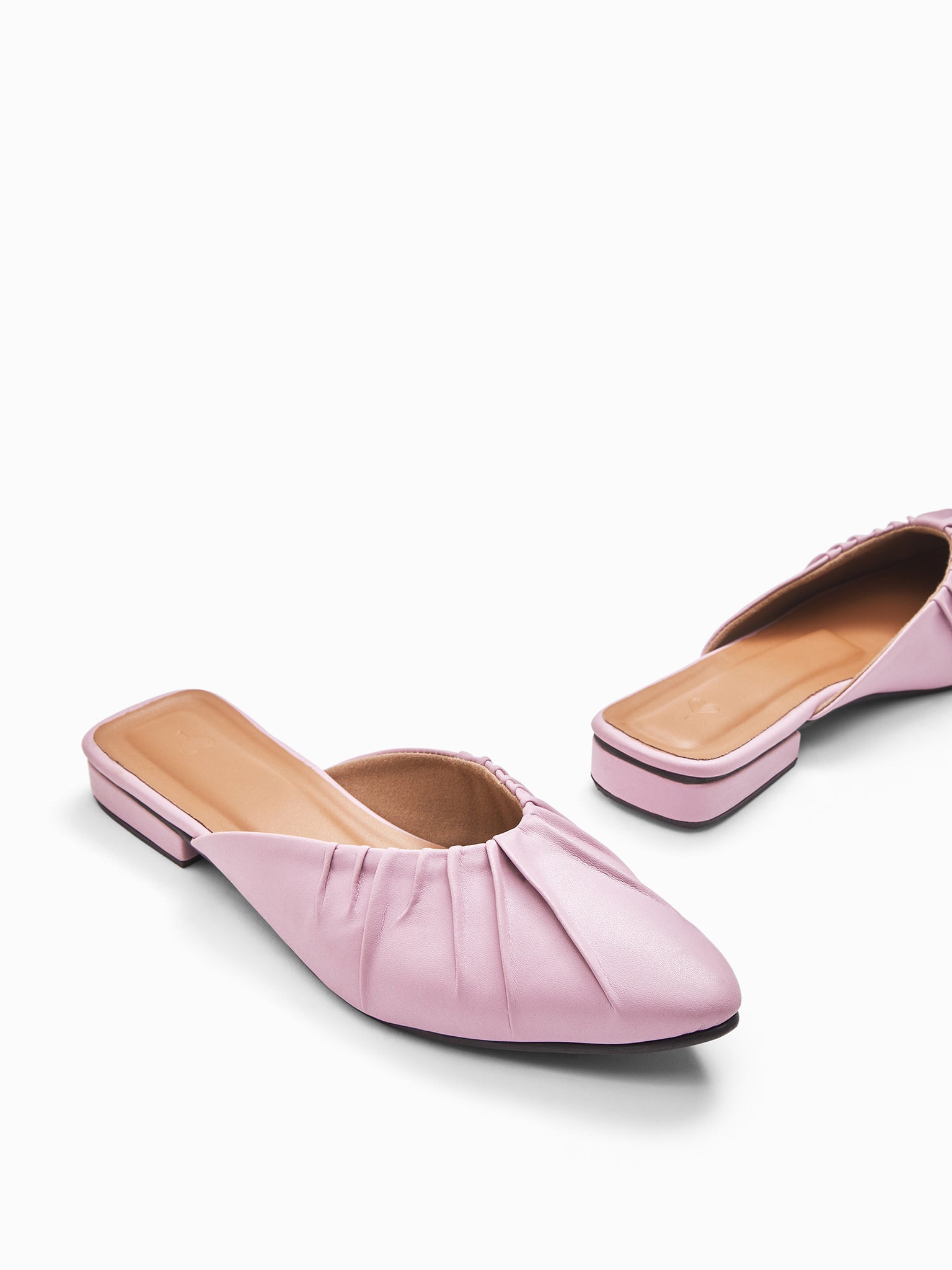Lilac Ruched Pointed Toe Flats
Lilac Ruched Pointed Toe Flats