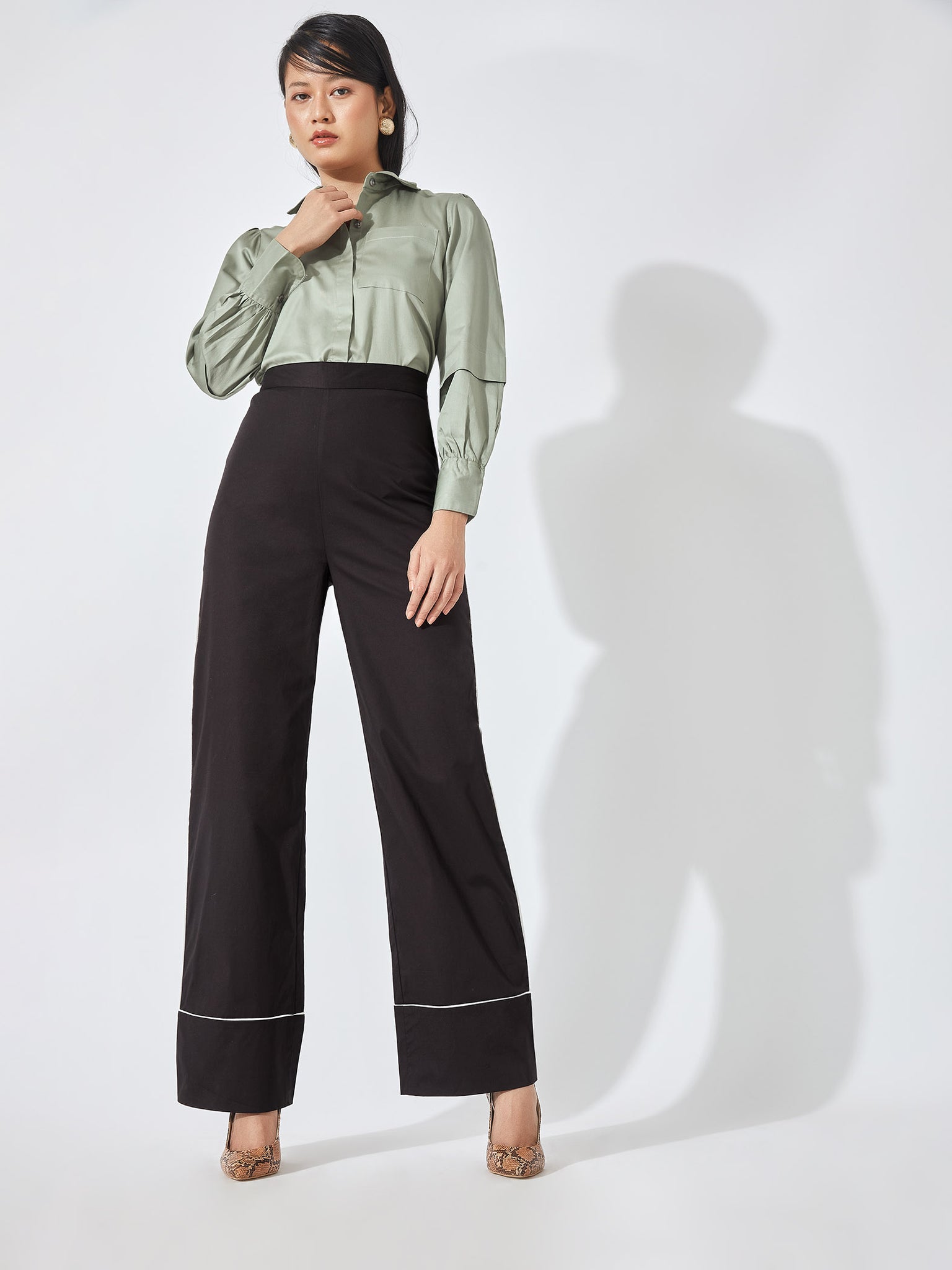 Monochrome Flared Pants
Monochrome Flared Pants