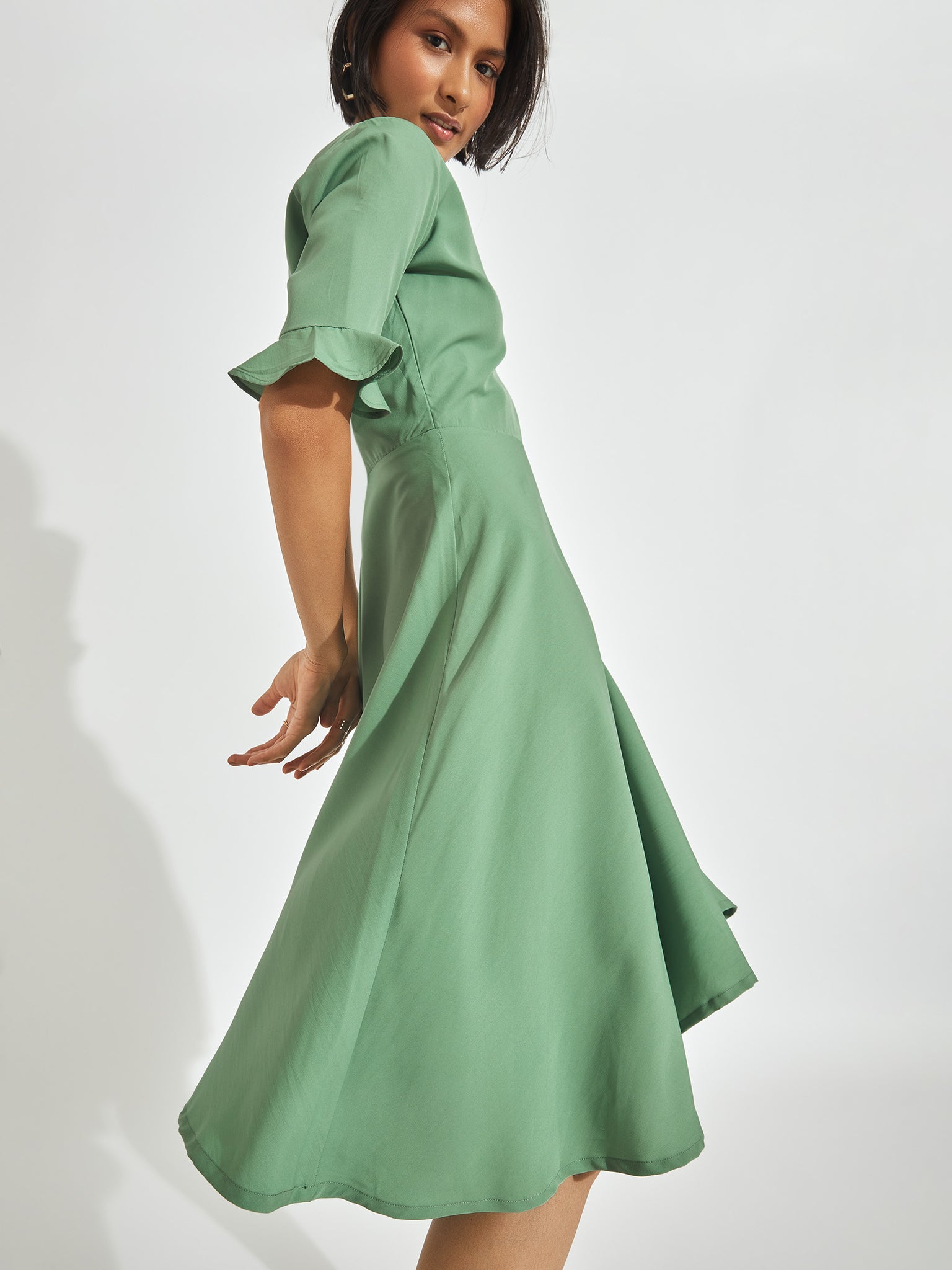 Sage Midi Dress
Sage Midi Dress