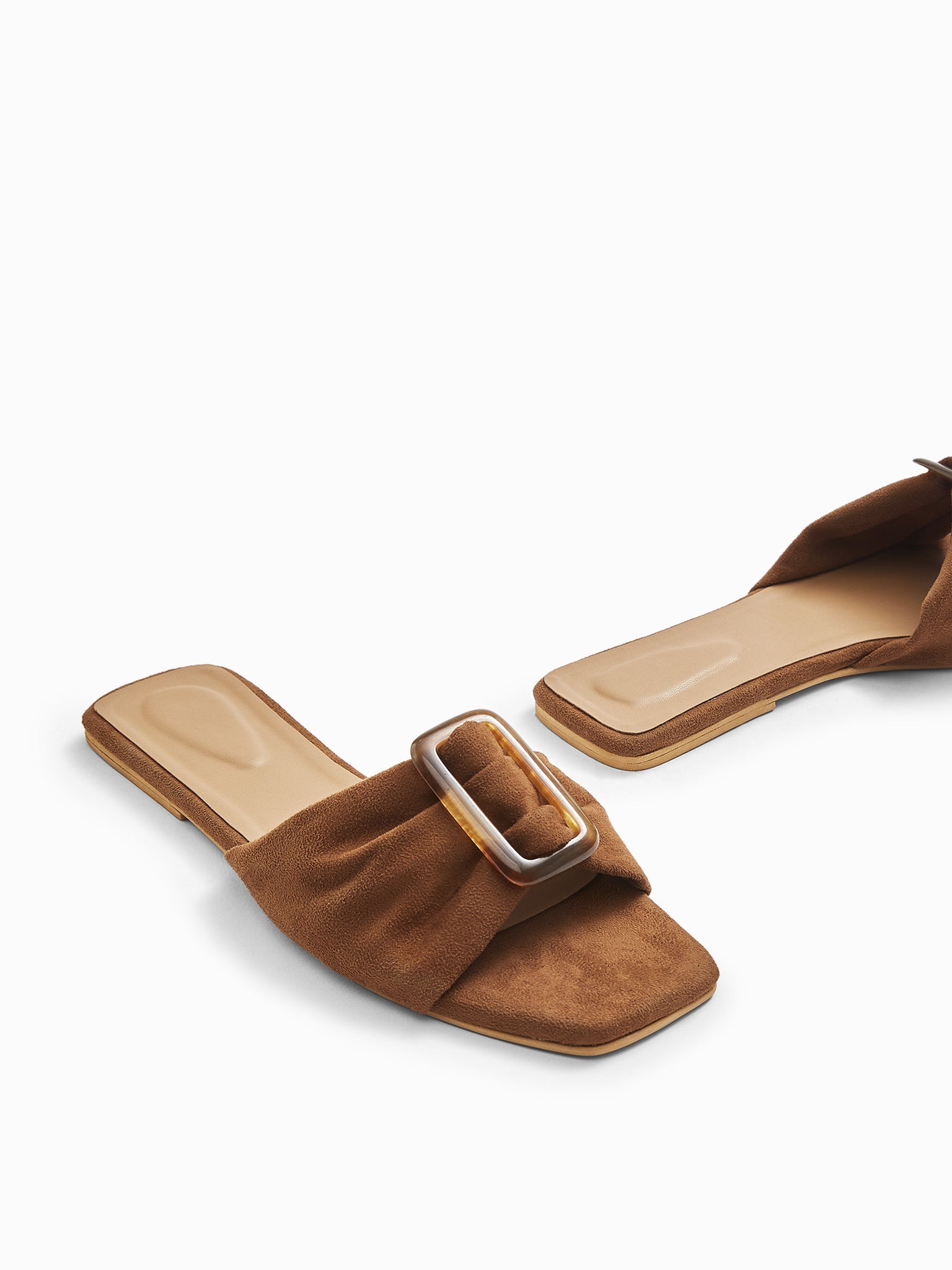 Brown Buckle Flats
Brown Buckle Flats