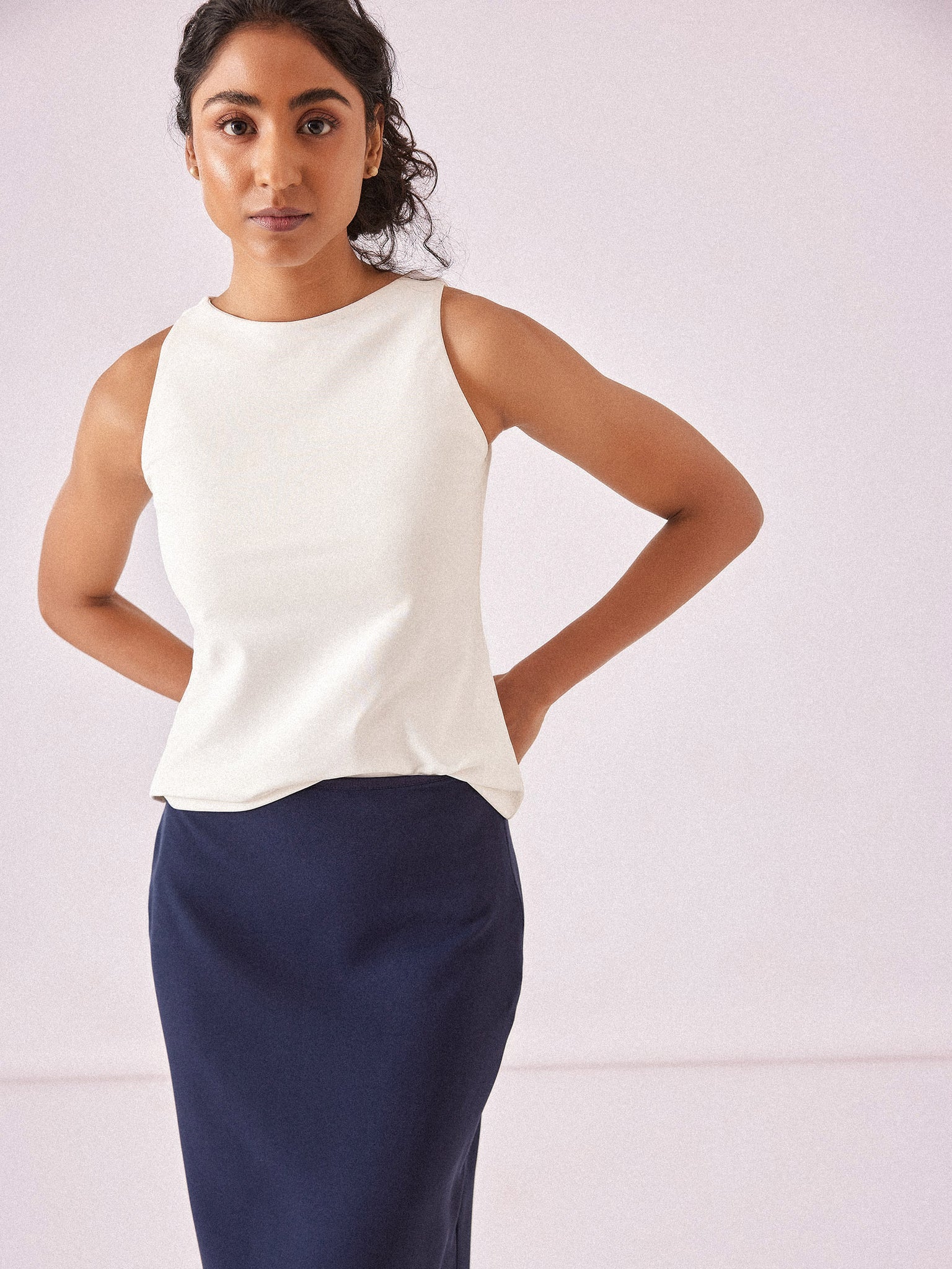 White Knit In Cut Top
White Knit In Cut Top