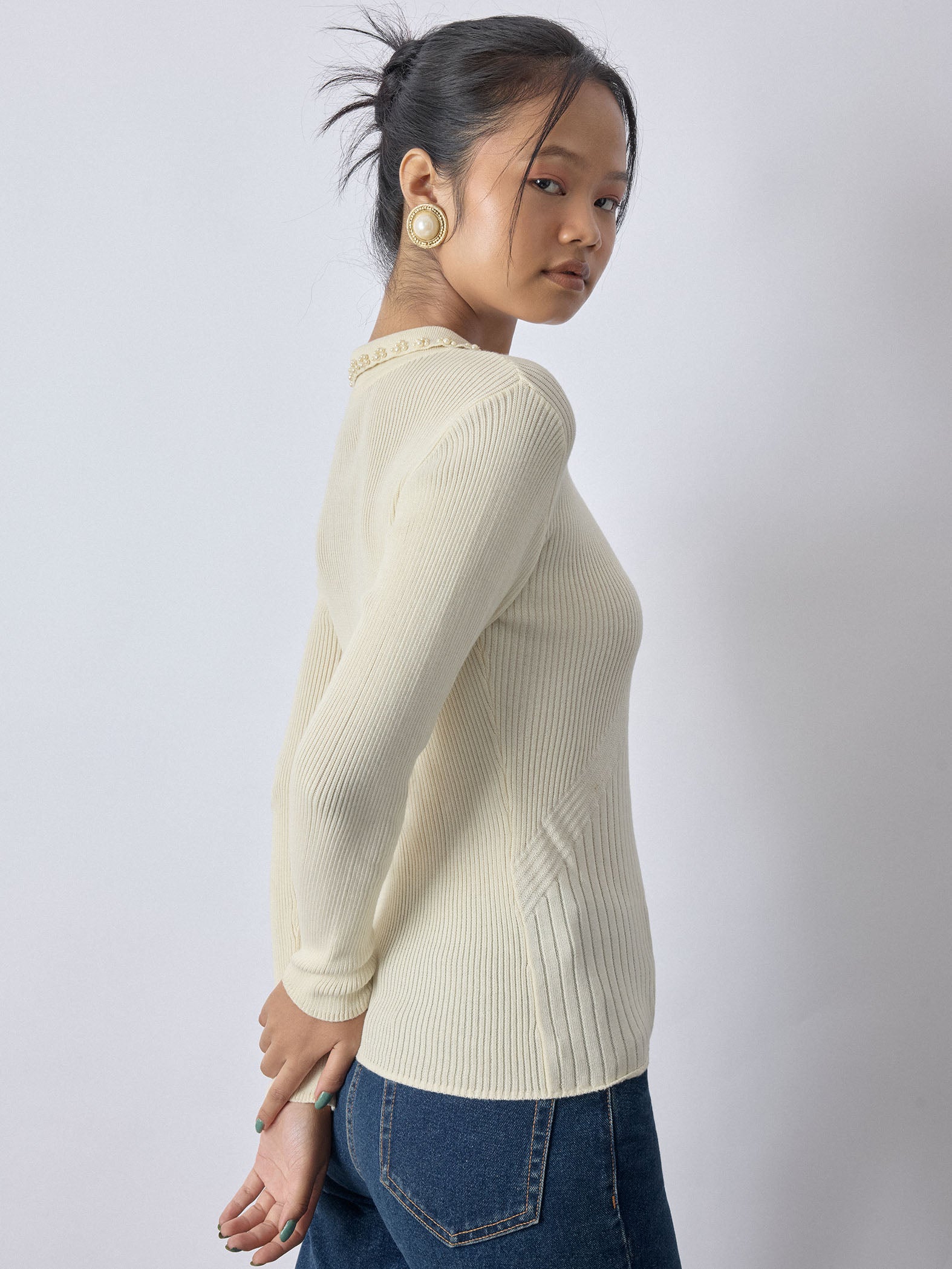 Off White Pearl Collar Knit Top