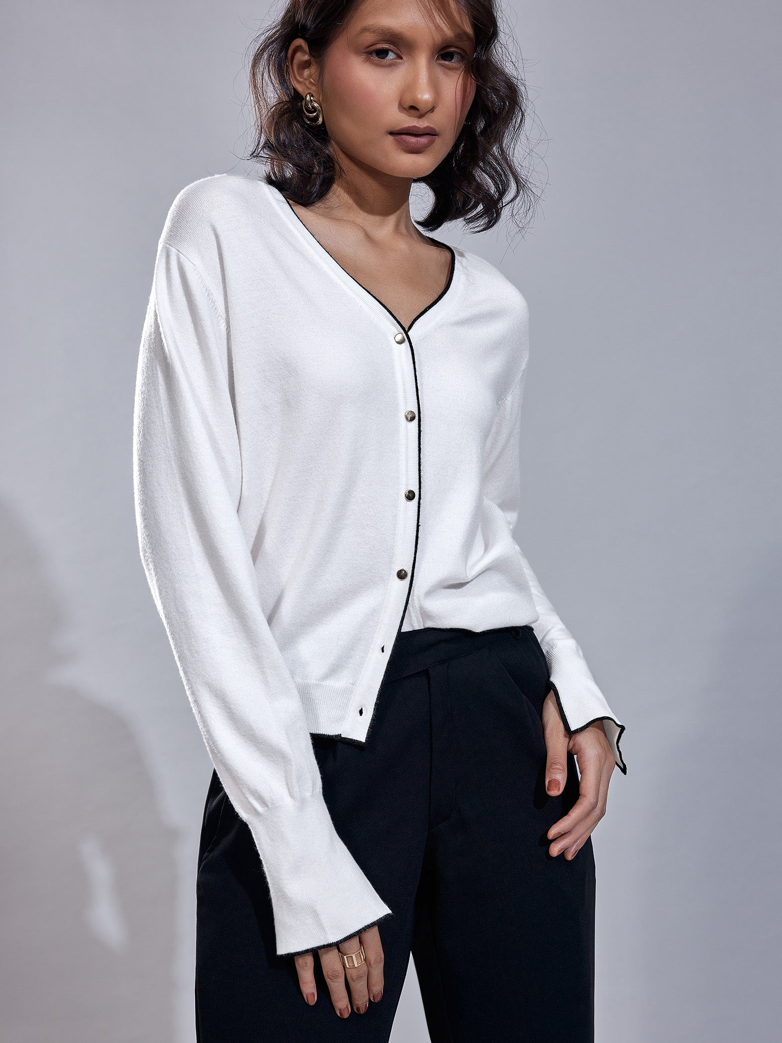 White Contrast Piping Cardigan