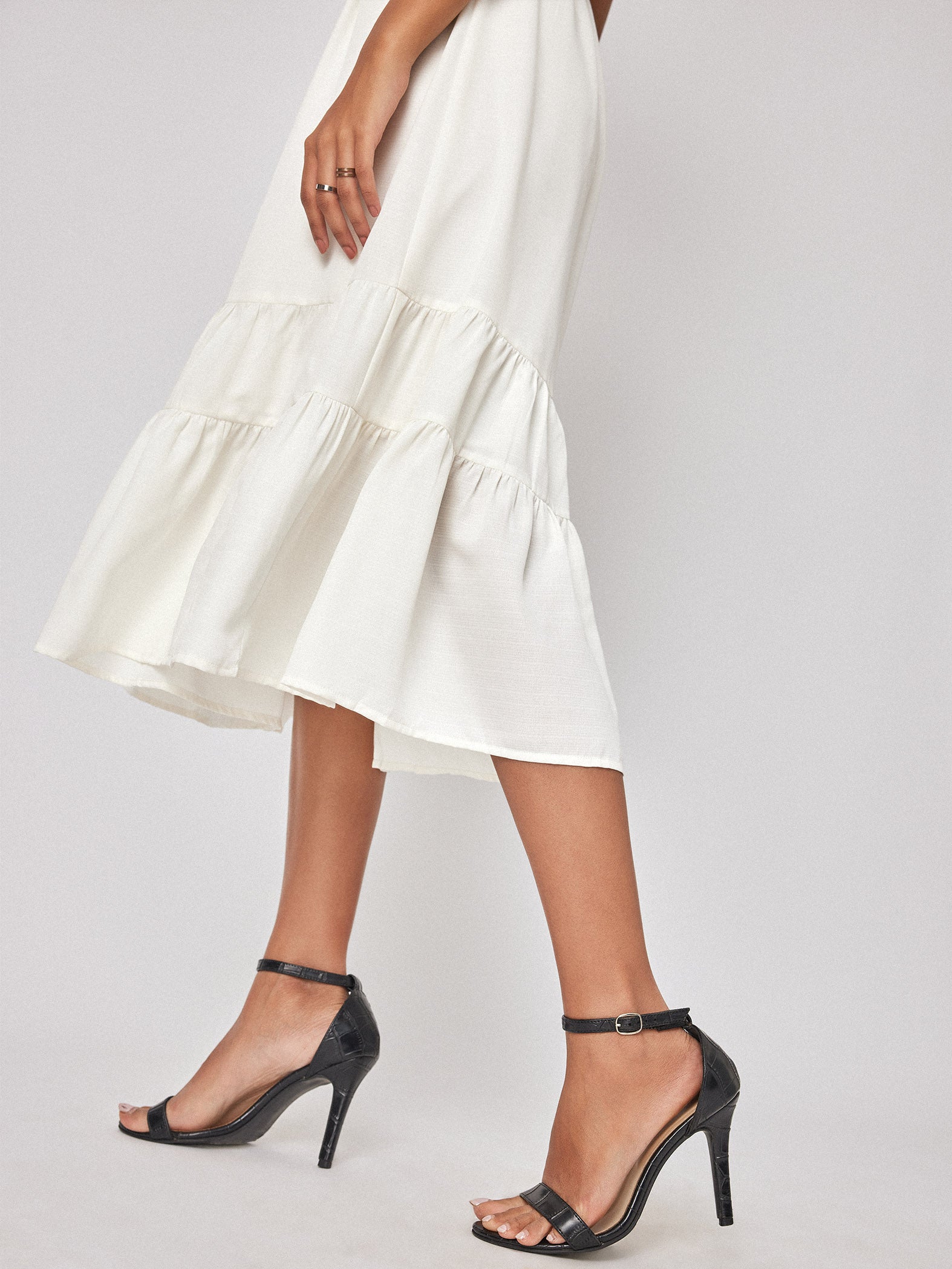 White Contrast Piping Tiered Dress