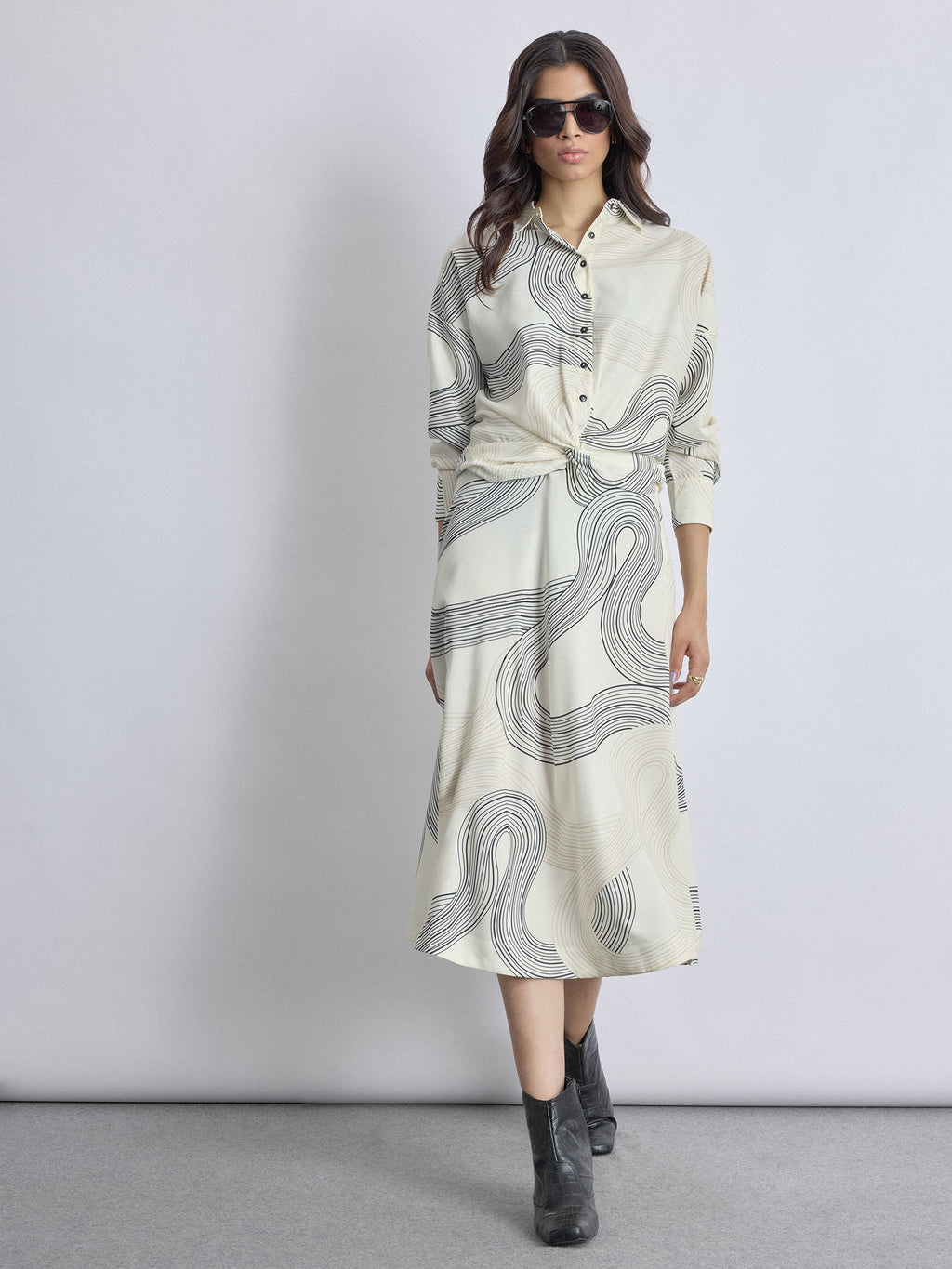 White Groovy Print Twist Hem Shirt