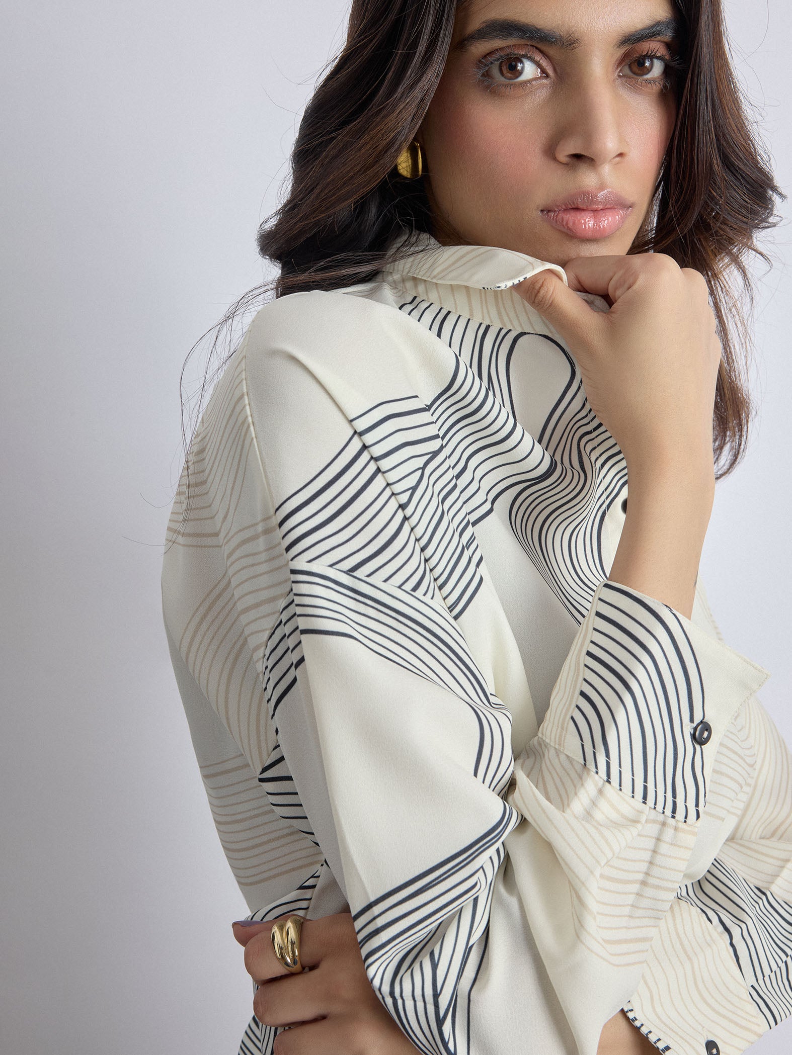 White Groovy Print Twist Hem Shirt