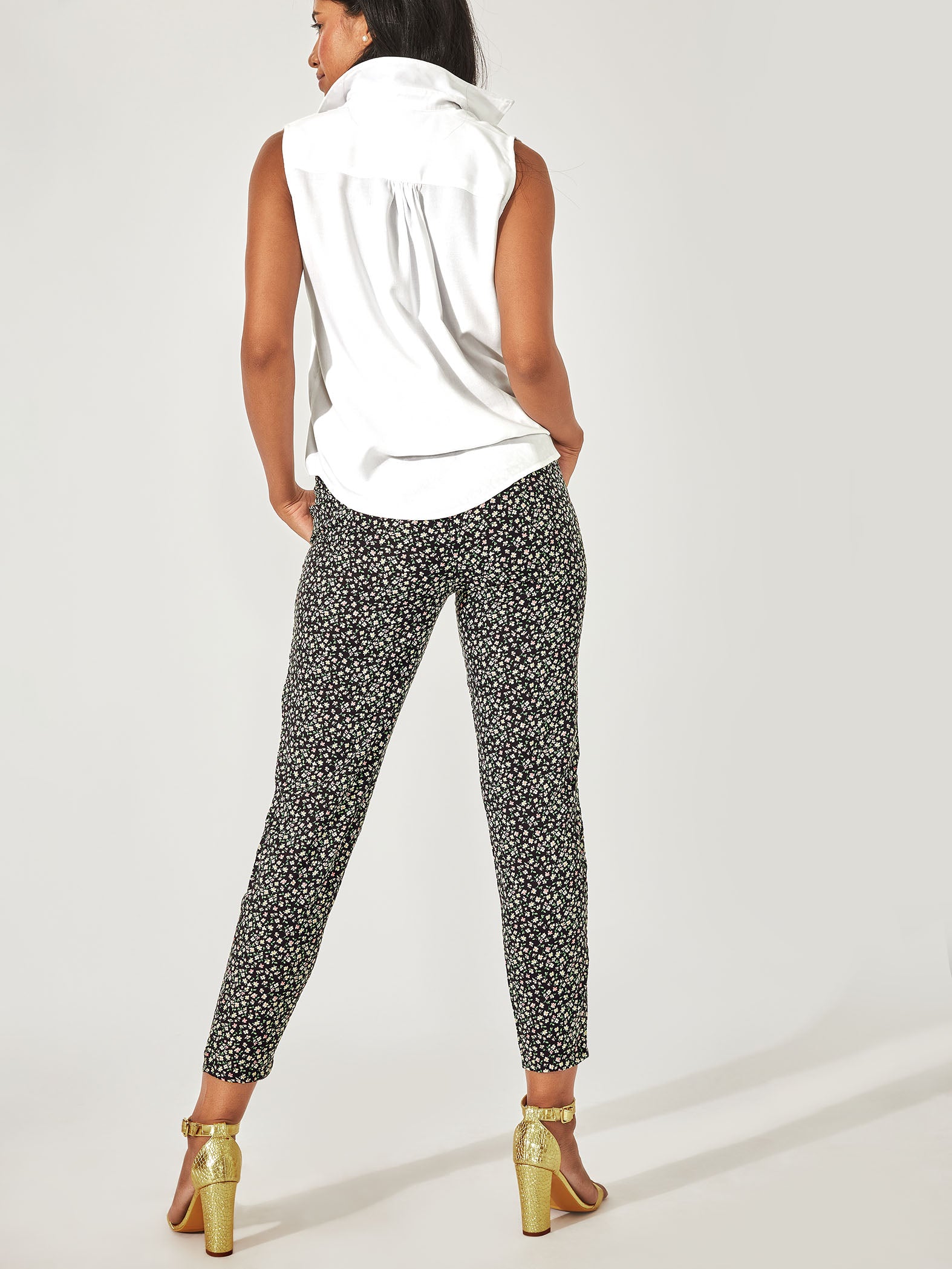 Monochrome Floral Tapered Pants