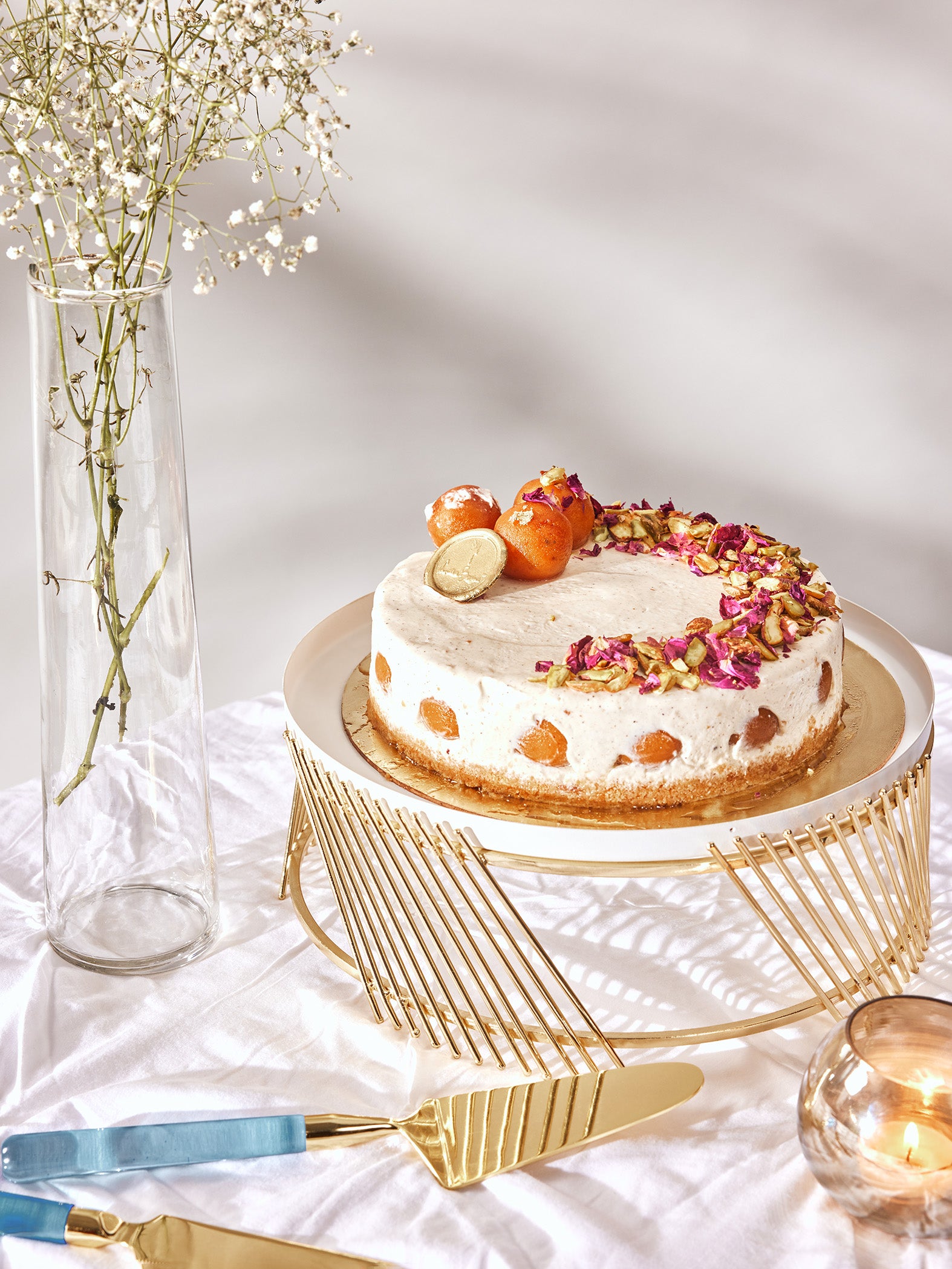 White & Gold Cake Stand Large