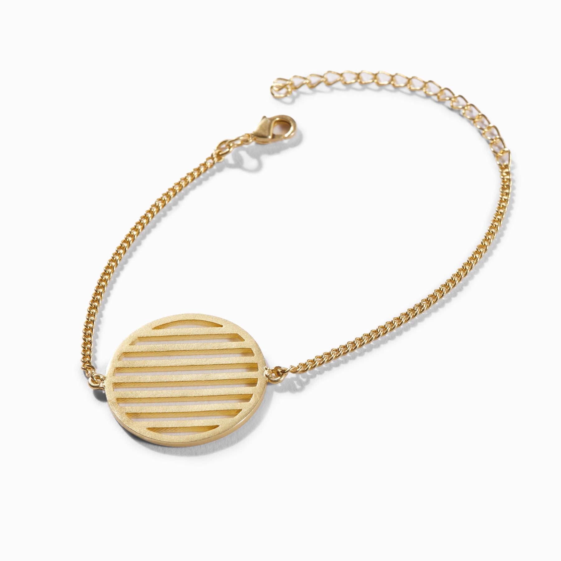 Gold Matte Bar Circle Bracelet